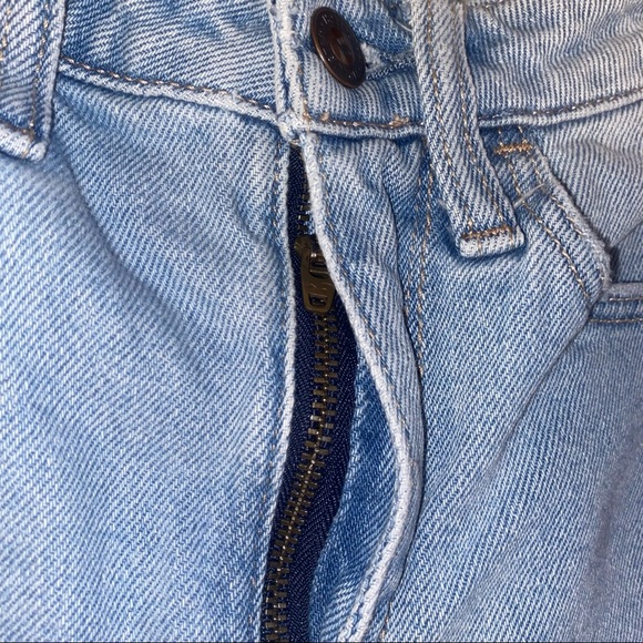 *donated* Hollister Ultra High-Rise Mom Jeans - Picture 3 of 9